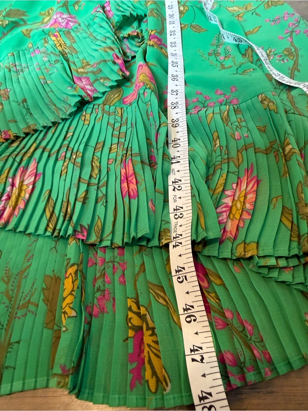Anthropologie Green Floral Wrap Ruffle Dress, size 6. Like new. - Picture 9 of 9